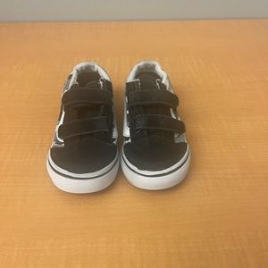 Vans Old Skool Sneaker with black and white camo for Toddler Boy - size 8C